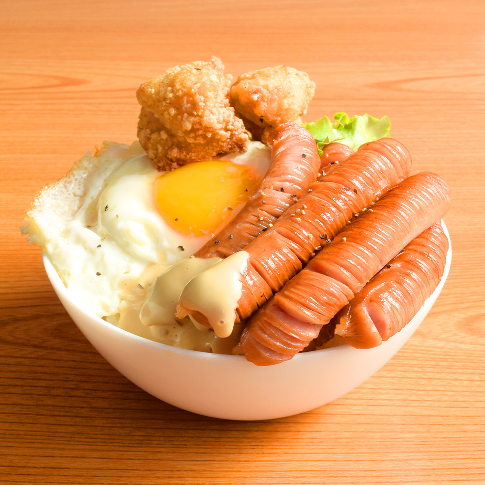 粗びきソーセージ唐揚げエッグ飯